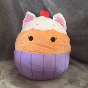 Kawaii Cat Cupcake Plush - Purple, Orange, White, Pink